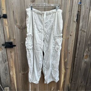 Lululemon Lightweight Adjustable Mid-Rise Cargo Pant Bone Size XL